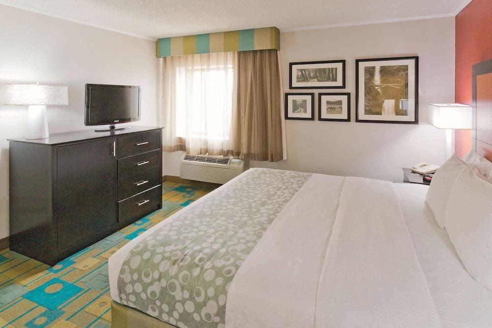 La Quinta By Wyndham Atlanta Stockbridge Hotel Exterior photo