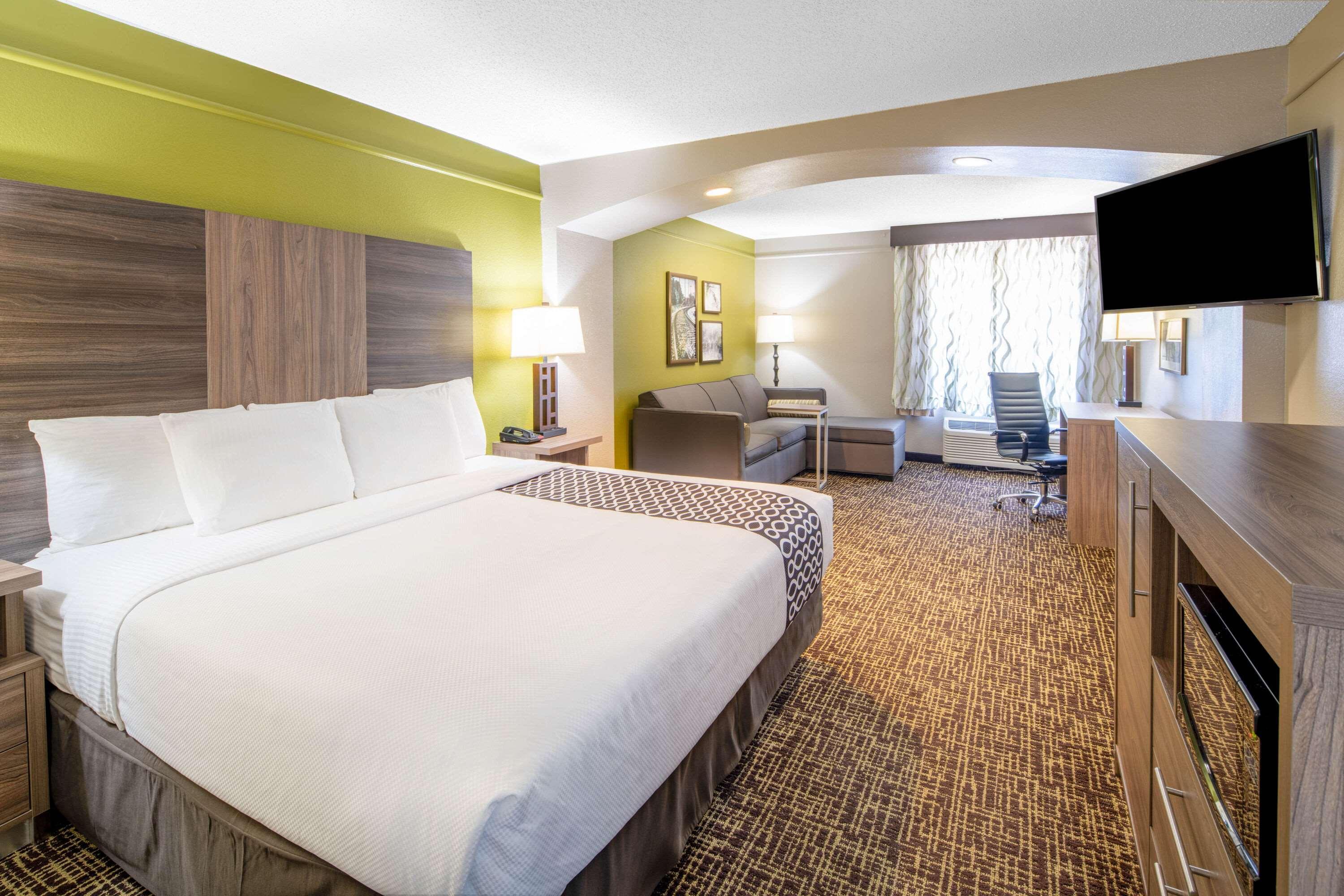 La Quinta By Wyndham Atlanta Stockbridge Hotel Exterior photo