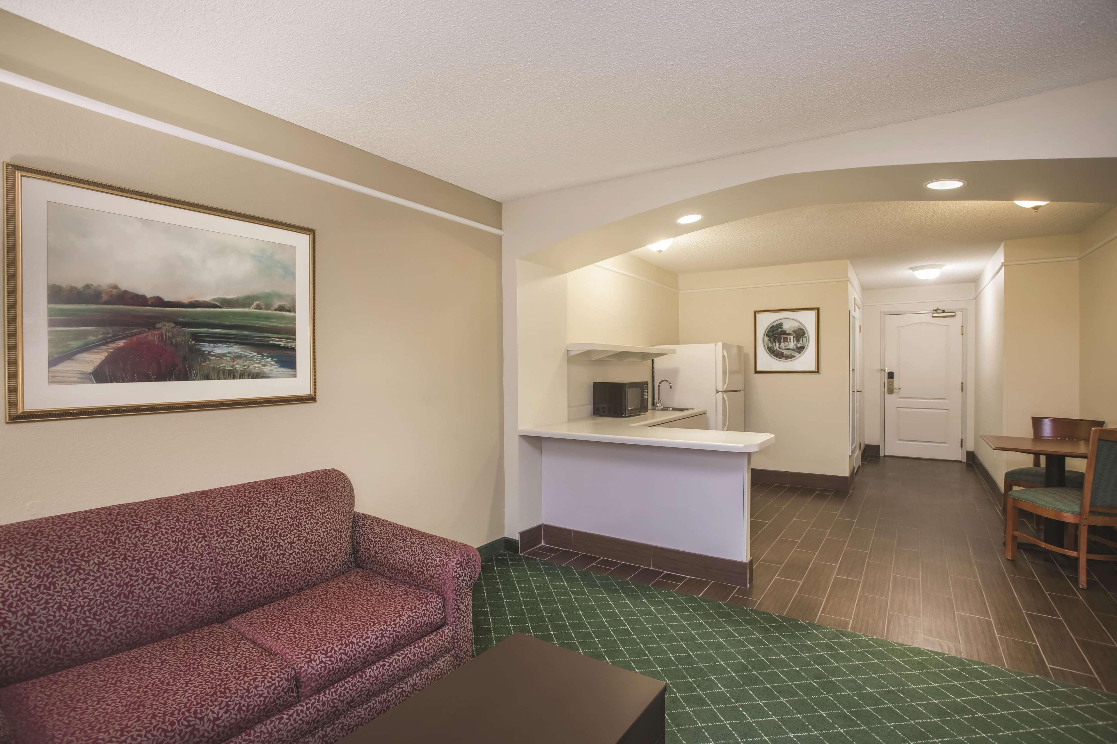 La Quinta By Wyndham Atlanta Stockbridge Hotel Exterior photo